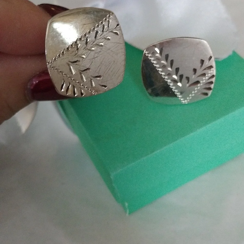 Silver tone Etched Square Cuff Links